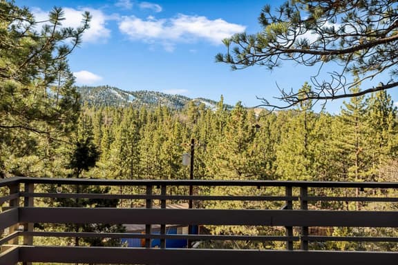 2BR A-Frame Mood, Slopes Views Near Bear Mountain